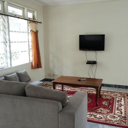 Villa Sabrina Bumi Ciherang Panjaweujan Exteriör bild