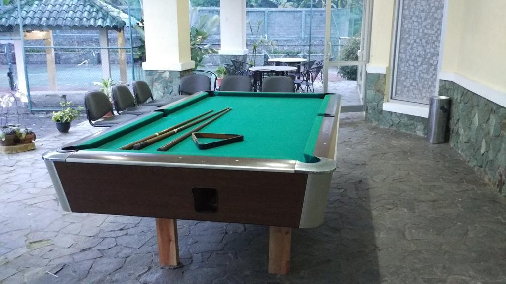 Villa Sabrina Bumi Ciherang Panjaweujan Exteriör bild