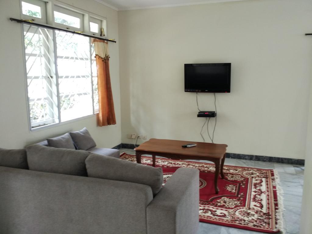 Villa Sabrina Bumi Ciherang Panjaweujan Exteriör bild