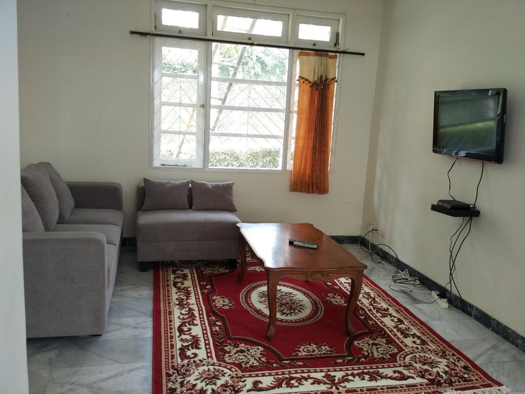 Villa Sabrina Bumi Ciherang Panjaweujan Exteriör bild