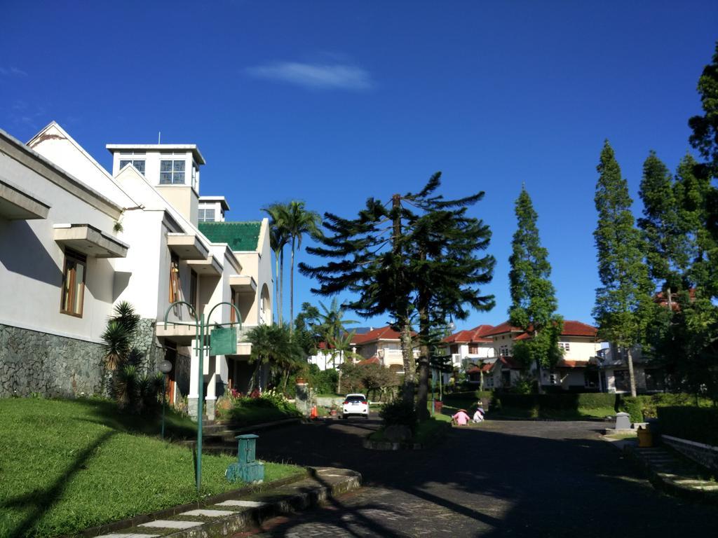 Villa Sabrina Bumi Ciherang Panjaweujan Exteriör bild